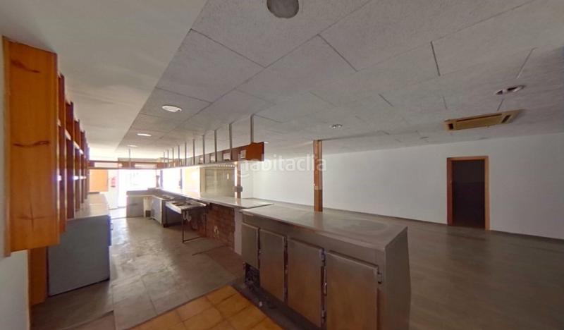 Foto 1d4a5bdc-2be4-4669-bfd9-dcb6fcc1ff58. Local comercial a carrer de joanot martorell 9 a Granollers