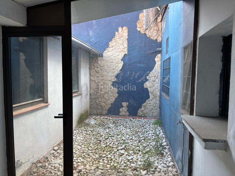 Foto 4ccfbbd4-2f52-4a5c-9c72-52e6cf86a8ac. Local comercial a carrer de joanot martorell 9 a Granollers