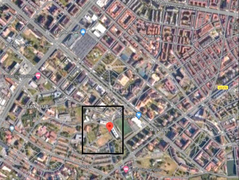 Foto cb4f4769-8975-41af-b119-8b2216df7875. Terrain résidentiel dans calle de los ajustadores 58 dans Gijón