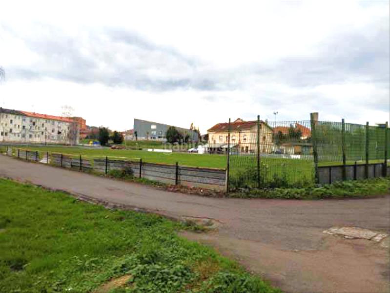 Foto df8dab65-aa8d-417b-b1de-10a88f1f35b9. Terrain résidentiel dans calle de los ajustadores 58 dans Gijón