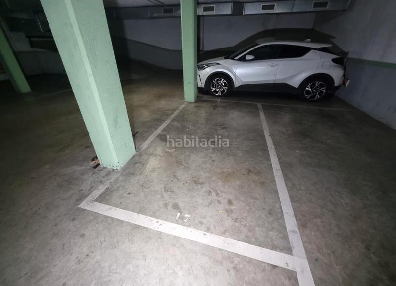 Foto 4438c5f7-6ad4-490d-8df0-a9d00d37de1d. Autoparkplatz in carrer del pintor sorolla 17 in La Cogullada Terrassa