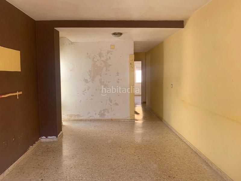 Foto 5c5524e1-8570-48e2-8f86-18a519faffe0. Piso en Nuevo Parque - Los Rosales - Tráfico Pesado Huelva