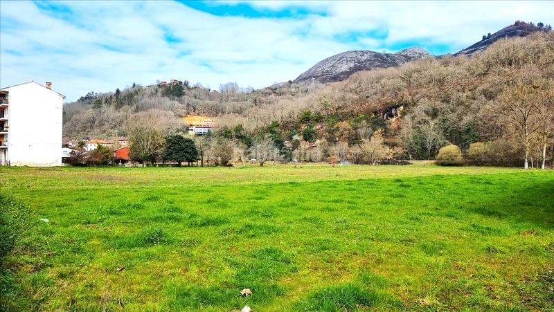 Foto b2a8b052-eed9-4e8d-aa76-d77996c99b30. Terreno residenziale in calle vega de contranquil 10 in Cangas de Onís