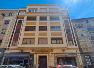 Etagenwohnung in Calle ramón y cajal 4