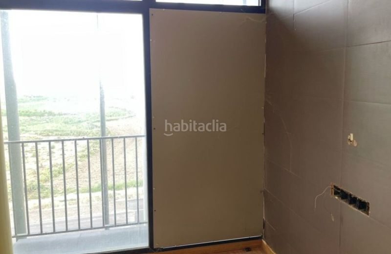 Foto bad95d98-1bdc-48c6-9c34-295ab274d8fa. Edificio in agustina de aragón 2 in Muela (La)
