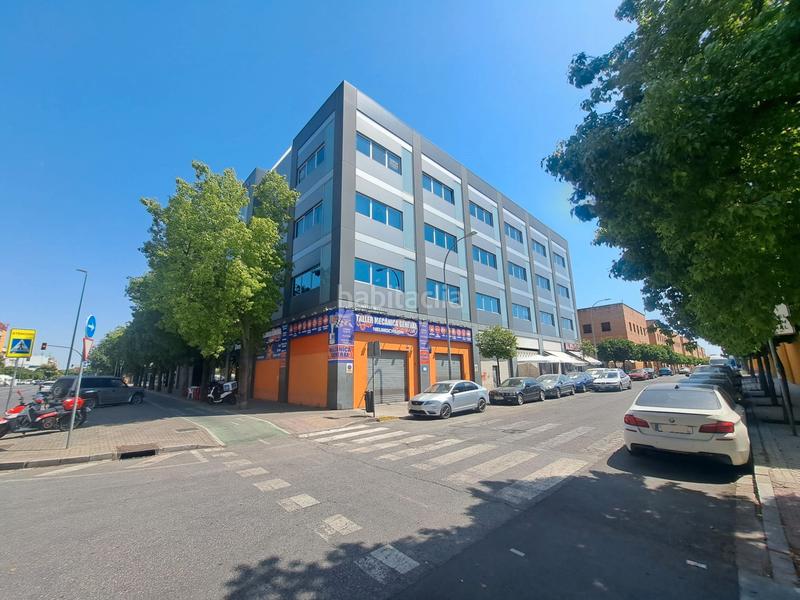 Foto b73bb9ce-cbbb-41b0-92d0-110de1107246. Business premise in El Plantinar - Avda. La Paz - El Juncal Sevilla