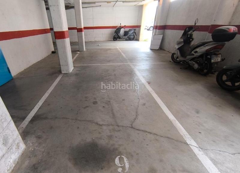 Foto 422dcb61-e2ec-43dd-8c32-6a7b4b11d78b. Parking voiture dans Torreforta Tarragona