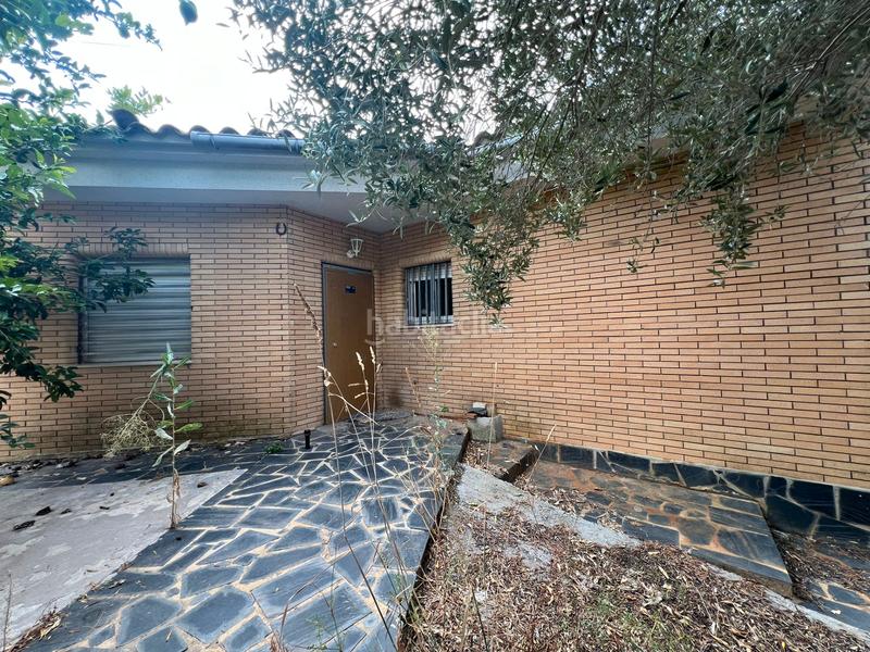 Foto 68f9e4c8-ec17-44a4-a0e4-9aa1e7e3fbb3. Casa amb aparcament a Aiguaviva Parc Vidreres