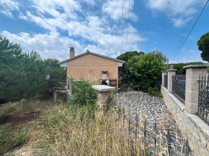 Foto f9e135f9-5d1f-4002-93be-6138551c9100. Casa amb aparcament a Aiguaviva Parc Vidreres