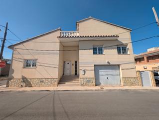 Casa adossada  Carrer juan bravo