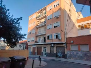 Pis  Carrer mossén esteban
