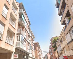 Pis  Calle de daroca. Activo ocupado por un tercero” “imposible visita intereior” “sol