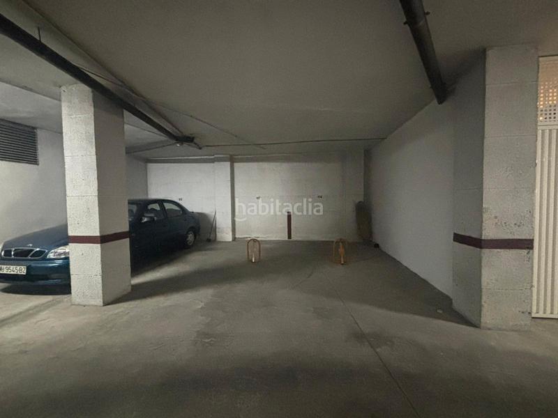 Foto c742ebe3-8b33-4c82-a6ab-1687d7328f36. Parking coche en Mazarrón casco urbano Mazarrón