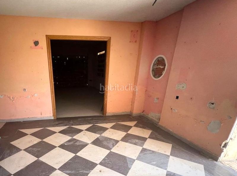 Foto bfc8550b-62ca-407b-8c69-41e4dfe57f88. Edificio in avenida castillo de Escalona 101 in Escalona
