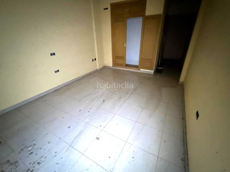 Foto 1f4b5d36-b7a4-474e-9f84-94c5e2221c20. Edificio en avenida castillo de Escalona 101 en Escalona