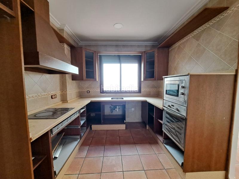 Foto dce5138f-f858-46a0-a5f6-8f0f2b2cd8c6. Casa adossada a Santa Eufemia Tomares