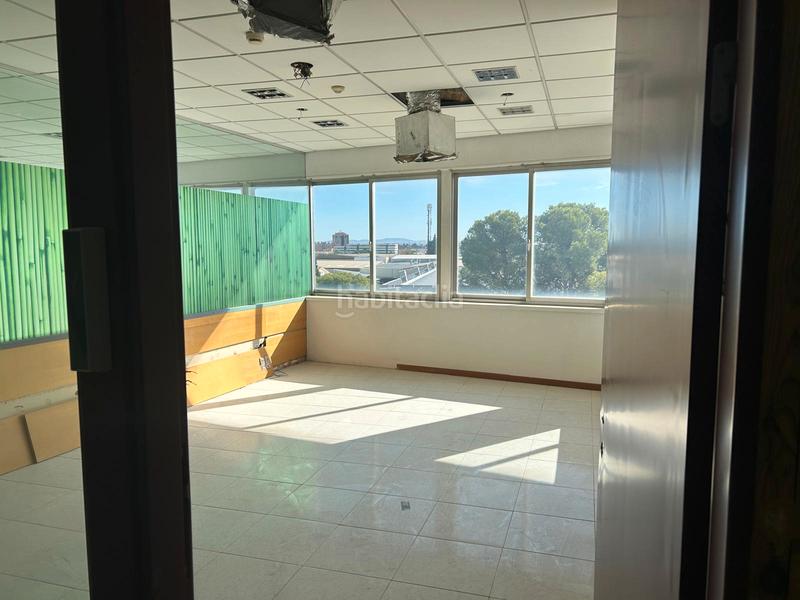 Foto 9a930437-e3c3-442d-a9f2-9b1e3b8a4f6b. Büro in Oliver Zaragoza