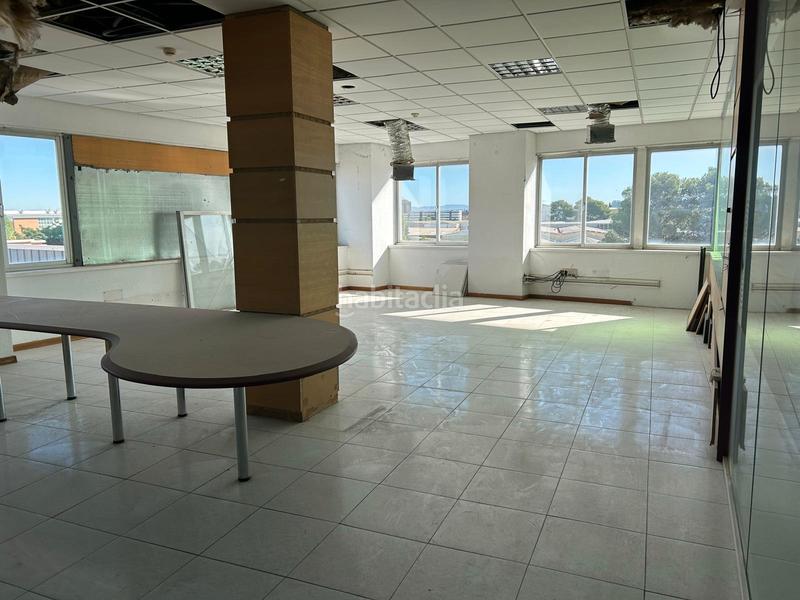 Foto b6fb5762-8e68-425d-bf0f-20422593fad2. Büro in Oliver Zaragoza
