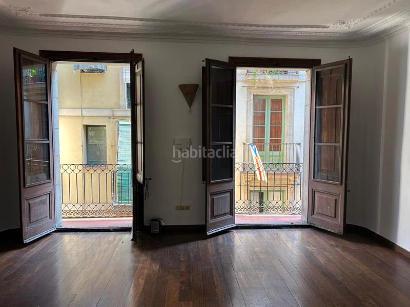 Foto fa65cb8f-42a9-438c-b990-9a1273dd9c7b. Etagenwohnung in Gòtic Barcelona