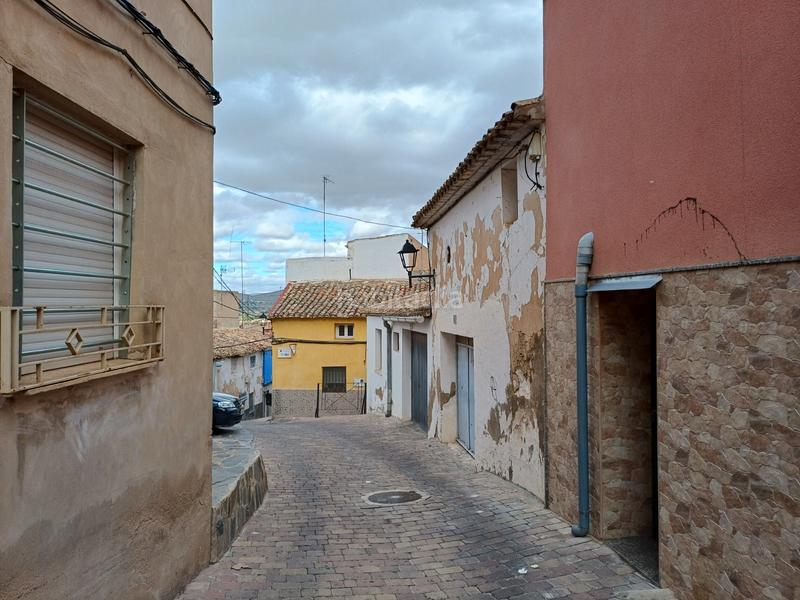 Foto 1ad4001d-29fb-497e-9ef1-715d85ca9d30. Casa adossada amb aparcament a Yecla