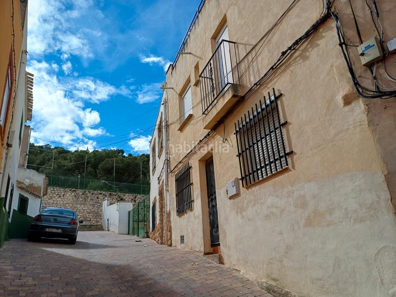 Foto 1fe12d87-1318-4317-8239-00b77711a4e8. Casa adossada amb aparcament a Yecla