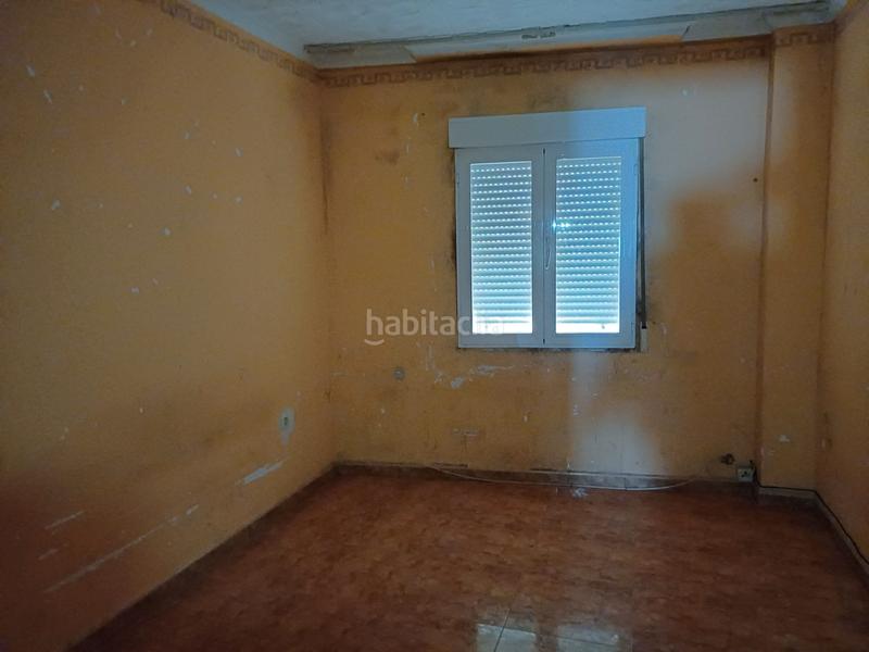 Foto 873e3b1b-5df0-41b6-a2a1-fcd4cae29523. Casa adossada amb aparcament a Yecla