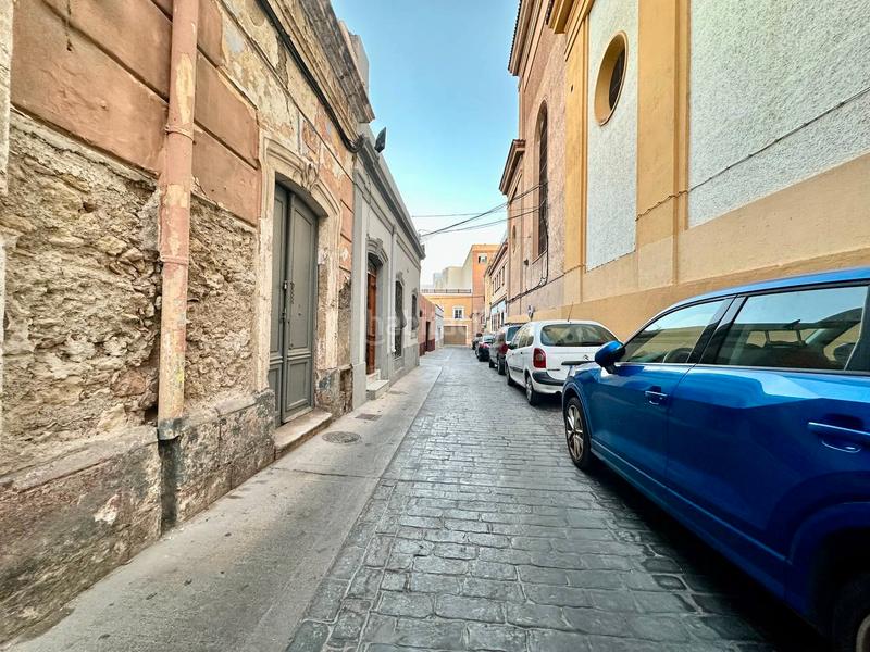 Foto 979131ea-08fa-4f64-b5ec-2b69389f97bc. Casa a La Chanca - Pescadería Almería