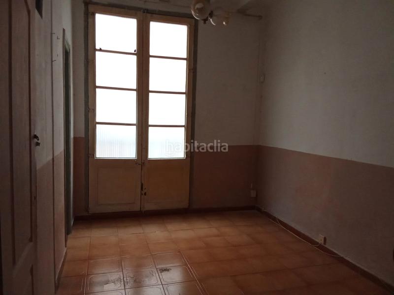 Foto 084f4544-9d6f-4c50-9e3b-efccd16a69f3. Piso en Raval Barcelona
