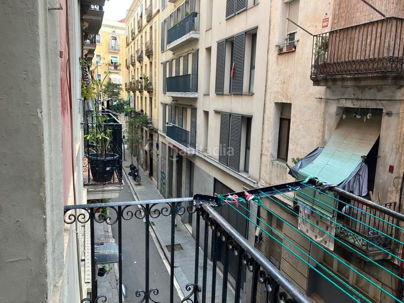 Foto 4e38c6b2-a5d7-4357-b0fd-5e382468e393. Piso en Raval Barcelona