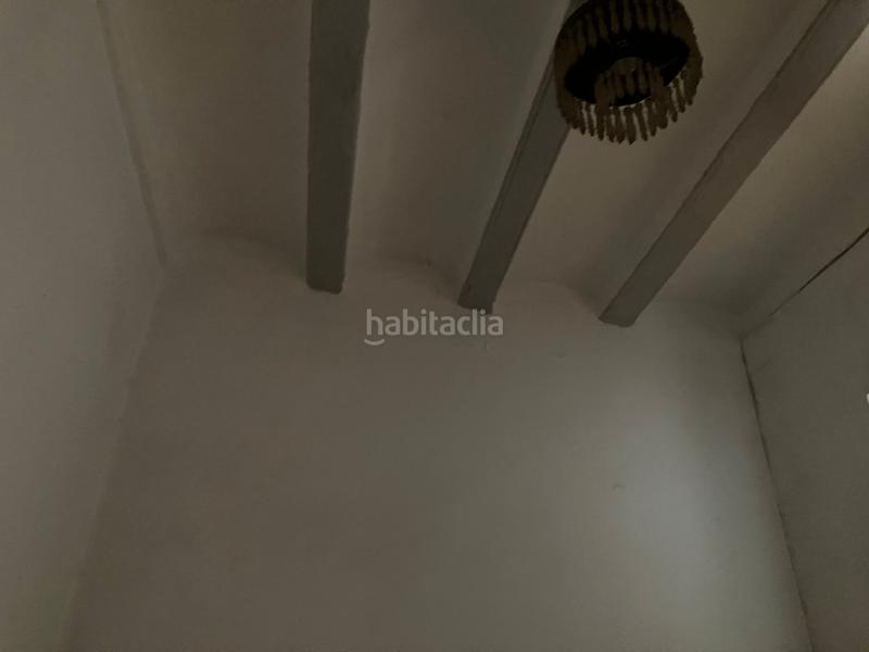 Foto b0176080-3ba7-4923-b842-4b849f51fe05. Piso en Raval Barcelona