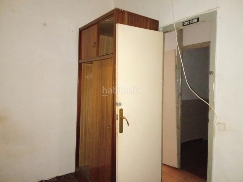 Foto c5bde311-0b70-49a7-b74e-e933fb304c17. Piso en Raval Barcelona