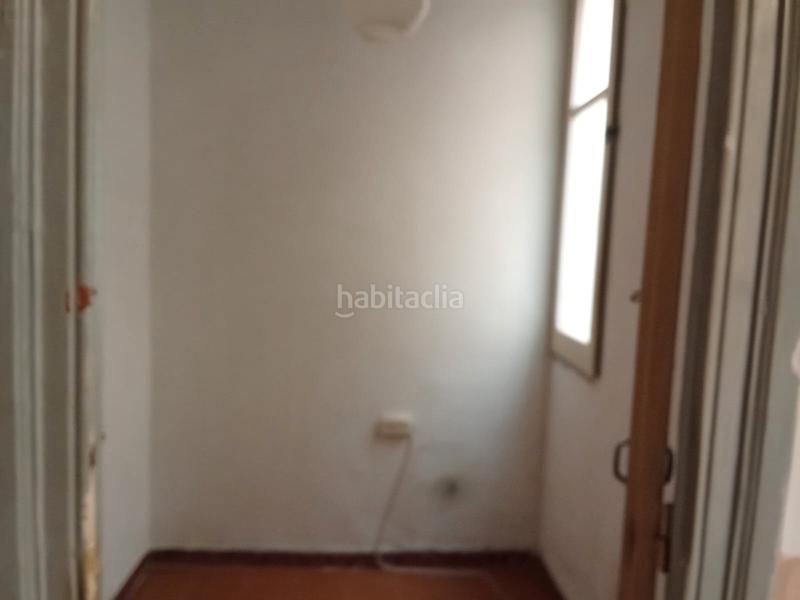 Foto ead09e28-abb7-4f38-80e4-30e1accbc7f7. Piso en Raval Barcelona