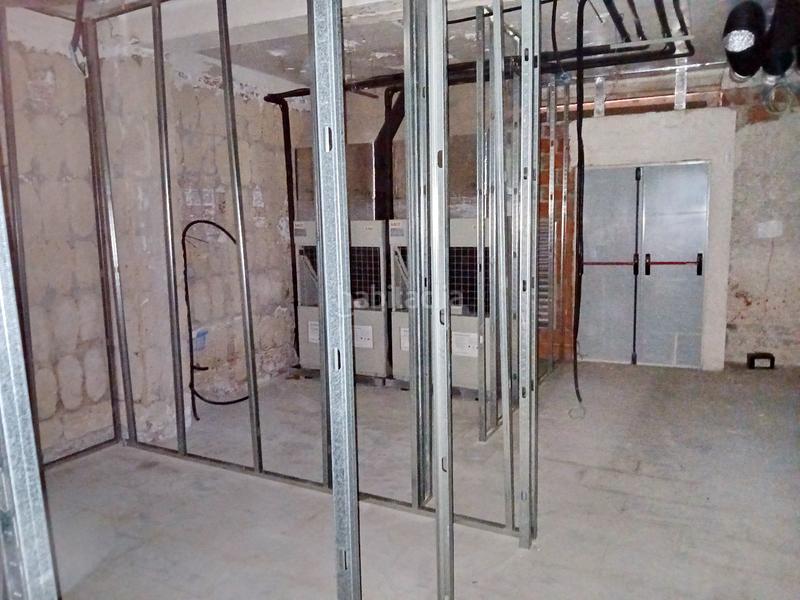 Foto f6d42e9b-1af1-4cd5-87c5-fc5582b19ca6. Local comercial en Vall d´Uixó (la)