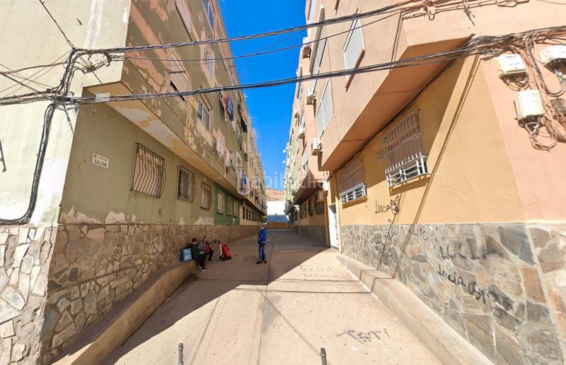 Foto 94093e1d-600c-432a-bc40-bb68a4948823. Flat in La Chanca - Pescadería Almería