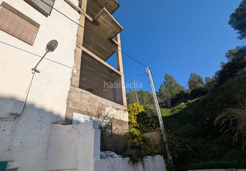 Foto 00e6f89f-88ea-43f7-b88e-df276d85f952. Edificio en Tivenys