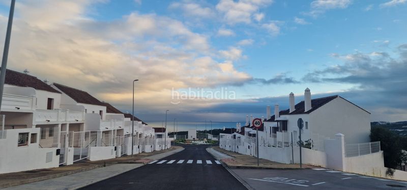 Foto 5b7f77e1-c373-424d-9383-ffc2b59db93d. Casa adossada amb aparcament a Doña Julia Golf Casares