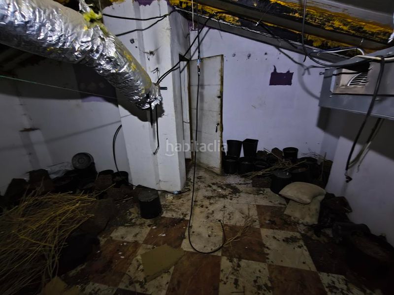 Foto ae8b97d2-0782-409b-9303-af71fb7f4c1c. Casa adosada en La Chanca - Pescadería Almería