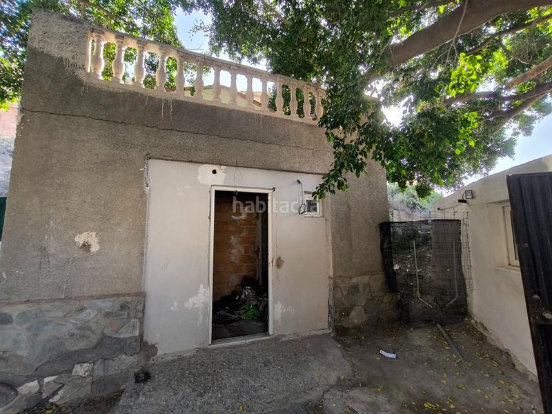 Foto f0808bcf-d933-44a5-8d08-2fa02211b59e. Casa adosada en La Chanca - Pescadería Almería