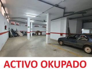 Parking voiture  Calle cedros
