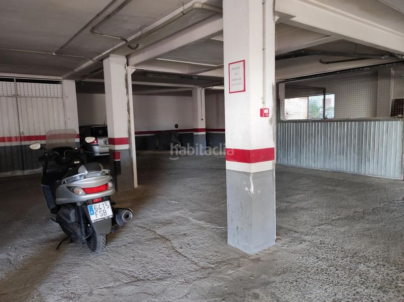 Foto 6b52a81b-f161-42f8-b385-e5f685f8ffe5. Aparcament cotxe a Gádor