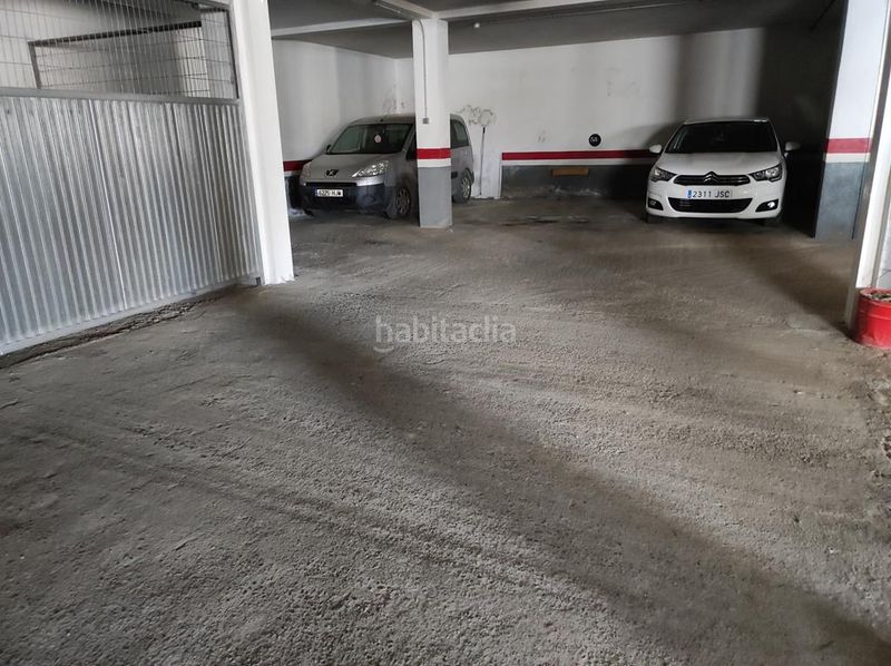 Foto f5d8f53f-f56c-4378-a7b5-dd8774ddd8f4. Aparcament cotxe a Gádor