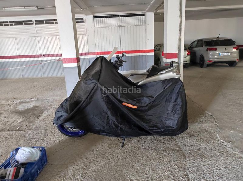 Foto ffa2c63e-9d07-47fc-812a-f4dd0ddb1e49. Aparcament cotxe a Gádor