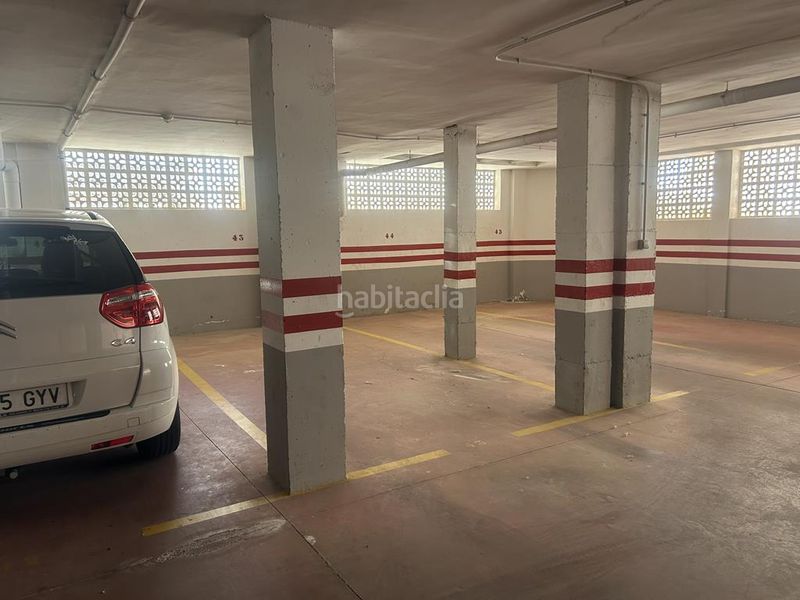 Foto efd4565e-d0ce-4891-b3c9-795162ac156e. Motorradparkplatz in Vera ciudad Vera