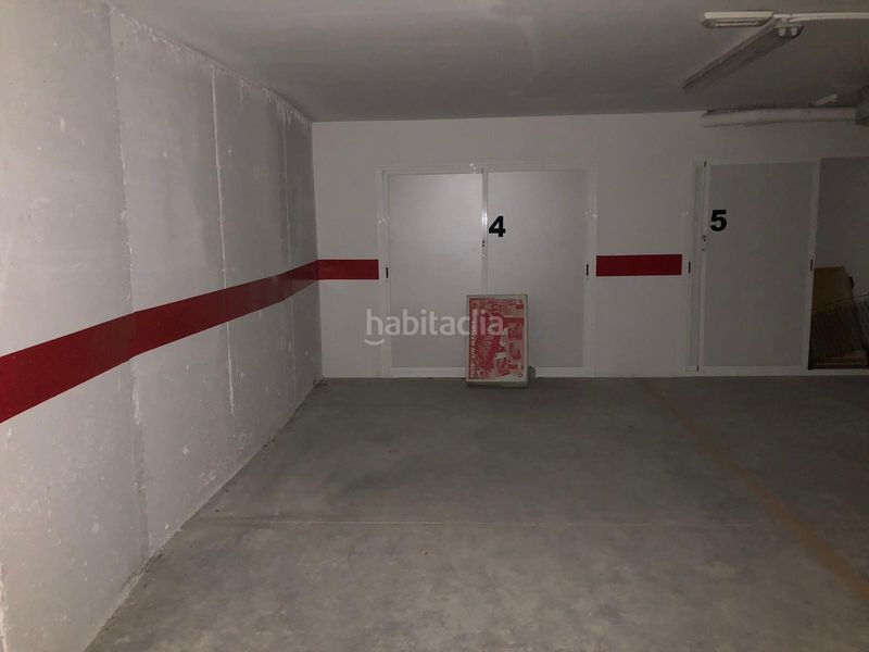 Foto 0e2b01a5-2268-4bfb-ae8e-d6fbee3bad96. Aparcament cotxe a Baena