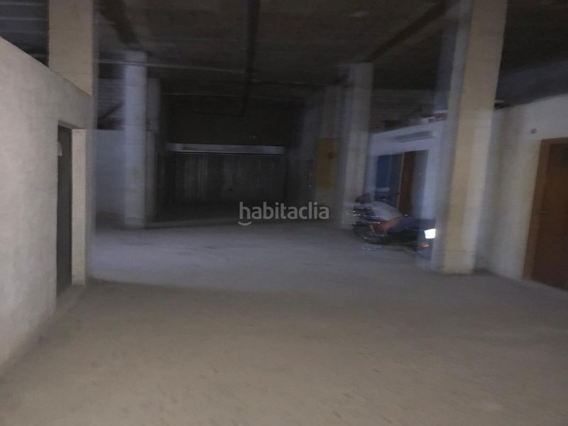 Foto d61cb4f5-0cb8-4063-b9e7-b1120bc38e74. Parking coche en Arjona