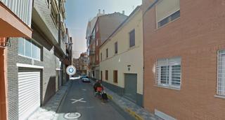 Car parking  Calle roberto molina