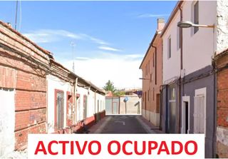 Semi detached house  Calle raza