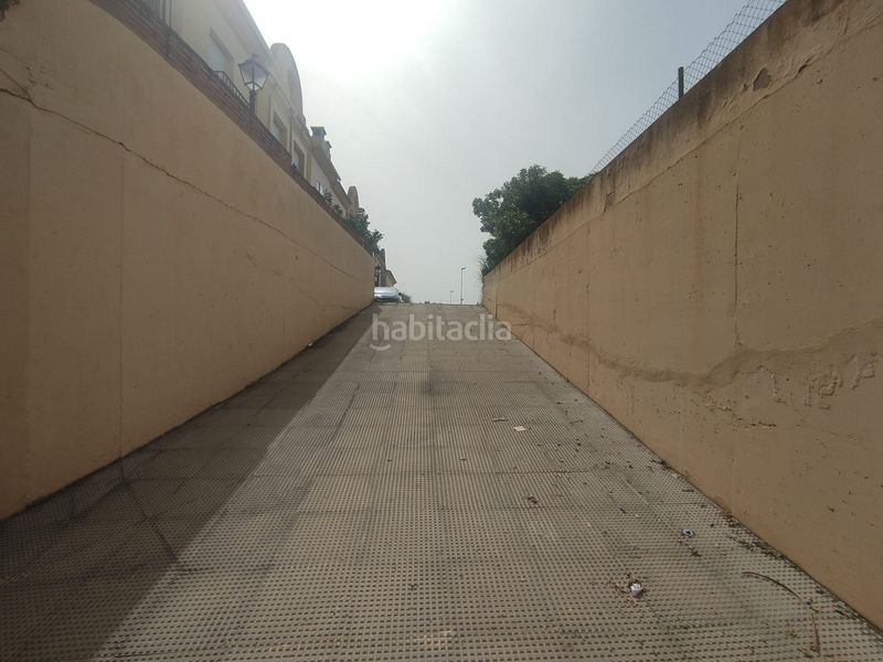 Foto ca47e9c6-c0d6-47f0-92fd-d98b306bb2e0. Aparcament cotxe a Trigueros
