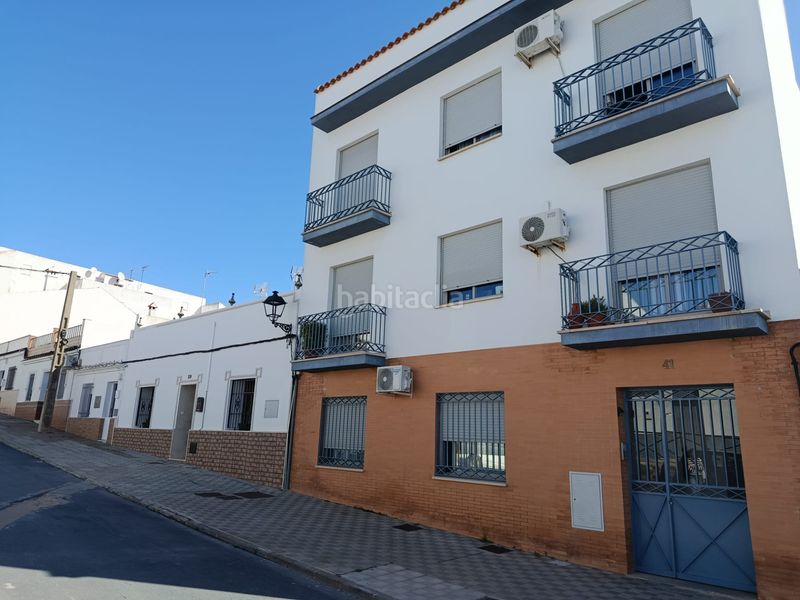 Foto e9112fee-db41-4da4-b270-a89c1b58b97e. Aparcament cotxe a Gibraleón