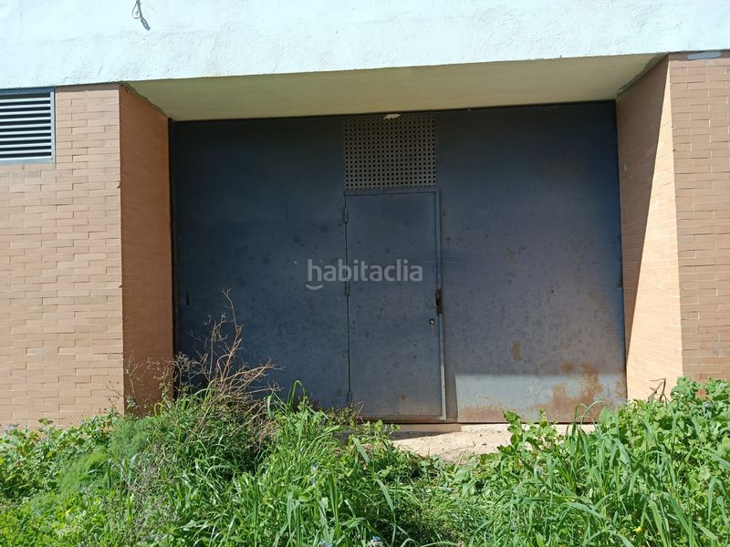 Foto b3af89d2-5745-494f-9496-dab2f70b801a. Aparcament cotxe a Gibraleón